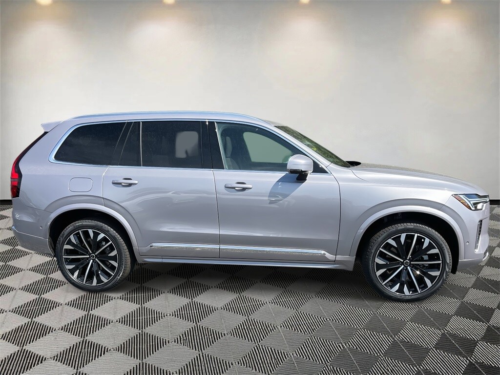 2026 Volvo XC90 B5 Plus photo 2