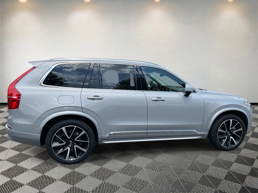 2023 Volvo XC90 AWD Plus photo 2