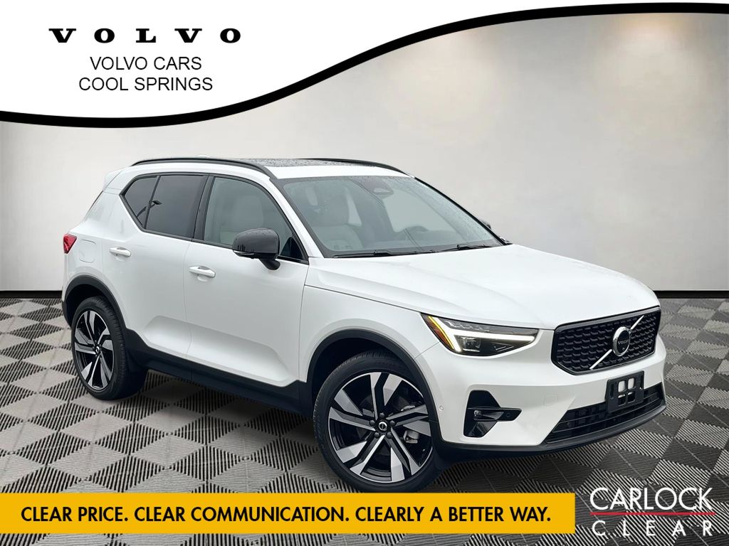 2023 Volvo XC40 SUV 