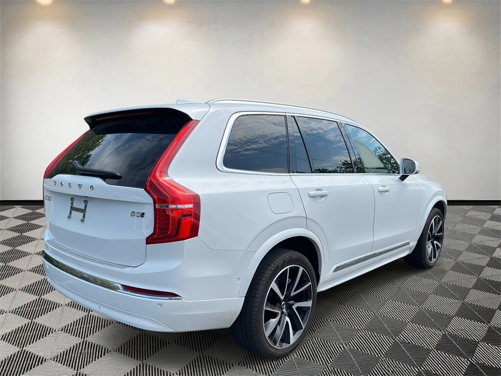 2025 Volvo XC90 B5 Plus photo 3