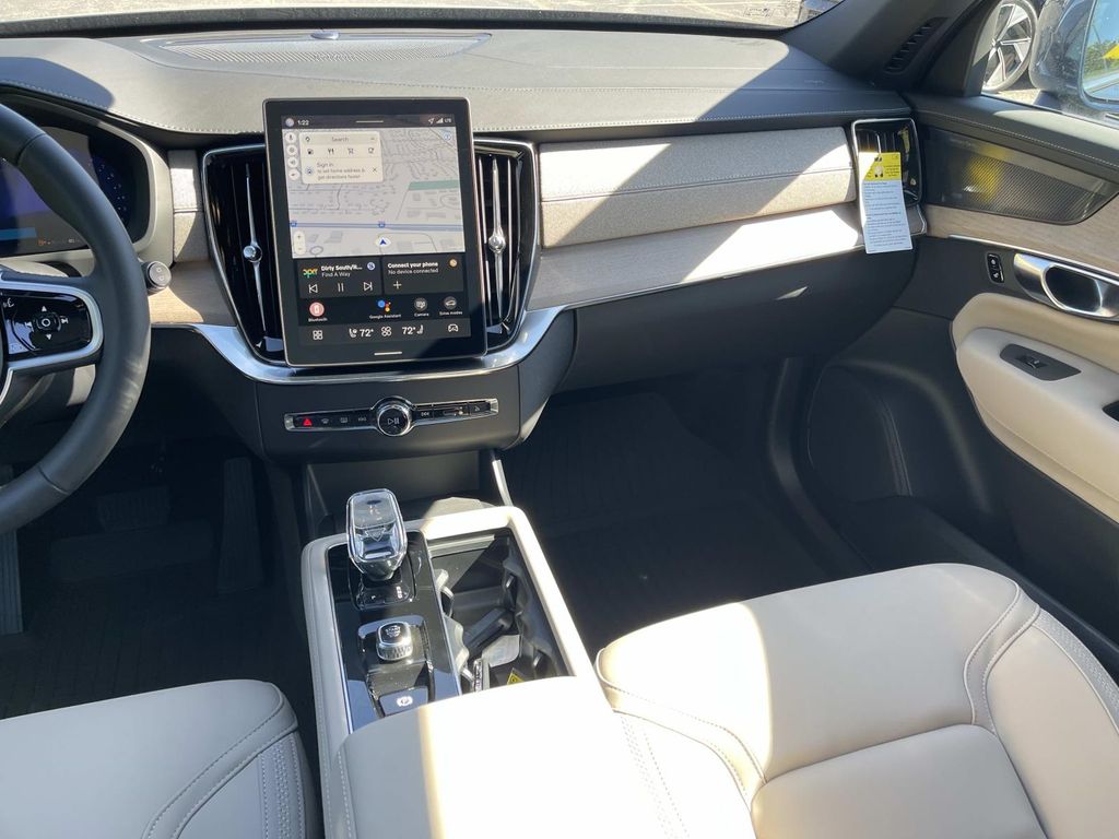 2026 Volvo XC90 Plus - Photo 15