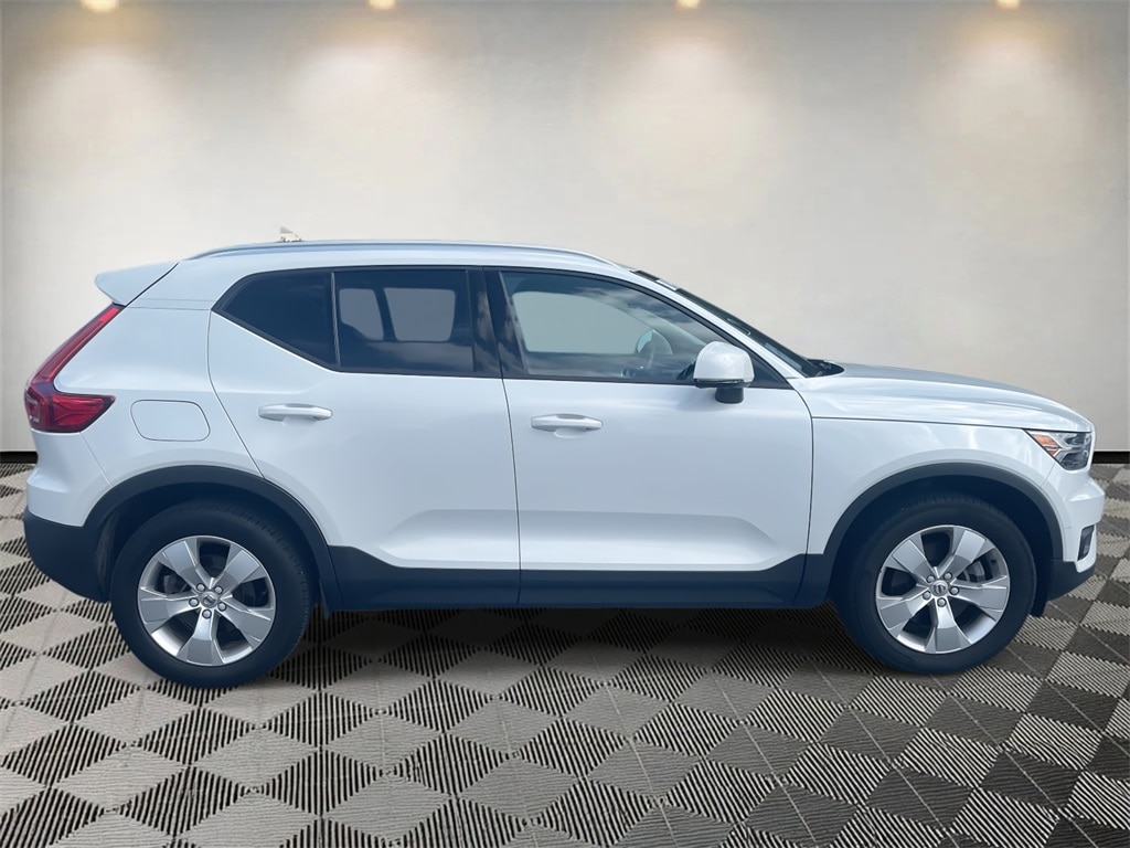 YV4162UK7M2573155
