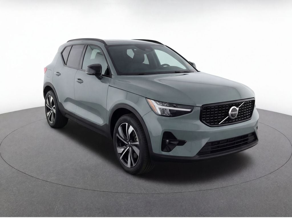 Used 2024 Volvo XC40 B5 Plus Dark SUV