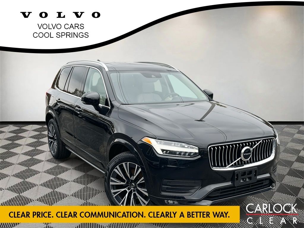 2022 Volvo XC90 Momentum's photo