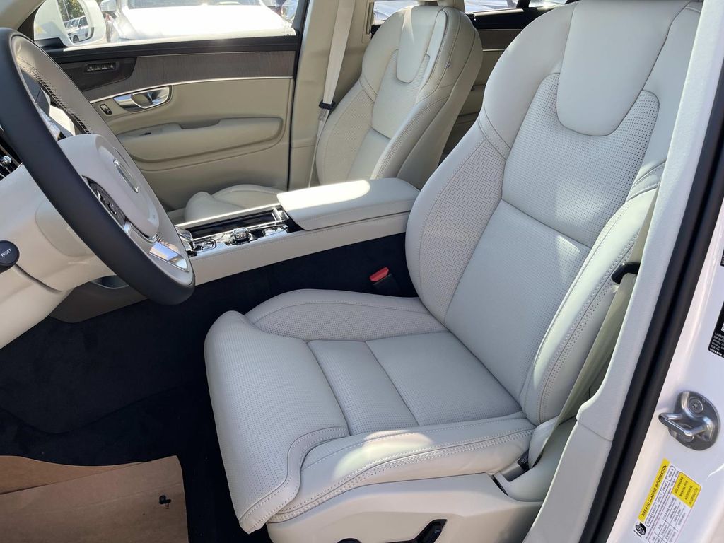 2026 Volvo XC90 Ultra - Photo 21
