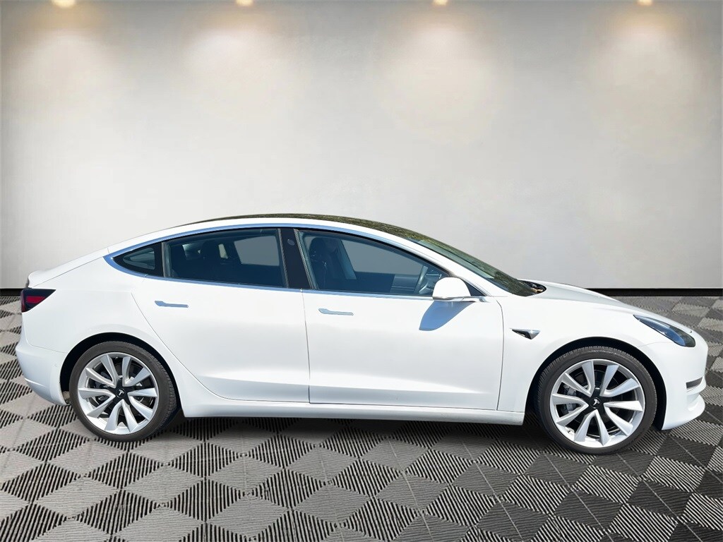 2019 Tesla Model 3 Long Range photo 2
