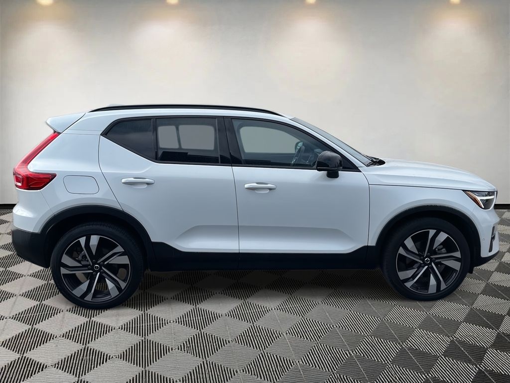 Certified 2023 Volvo XC40 B5 AWD Ultimate Dark SUV