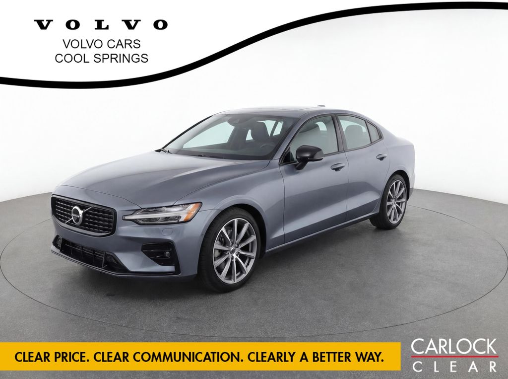 2021 Volvo S60 T5 Momentum's photo