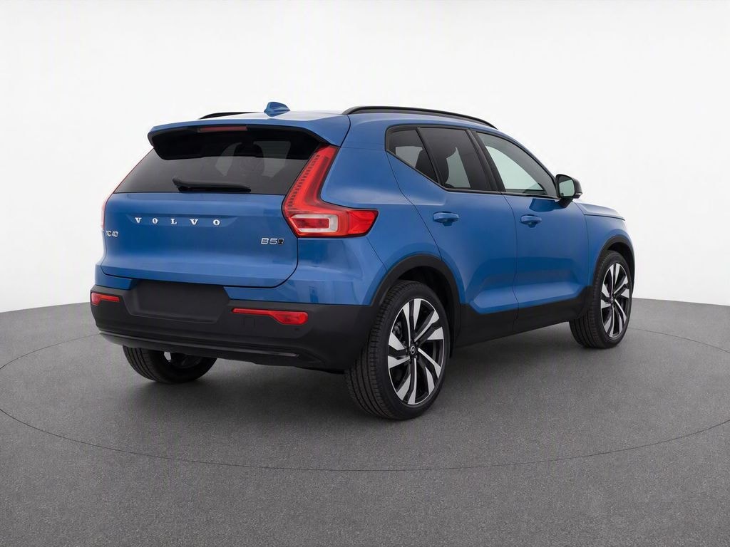 Certified 2024 Volvo XC40 B5 Plus Dark SUV