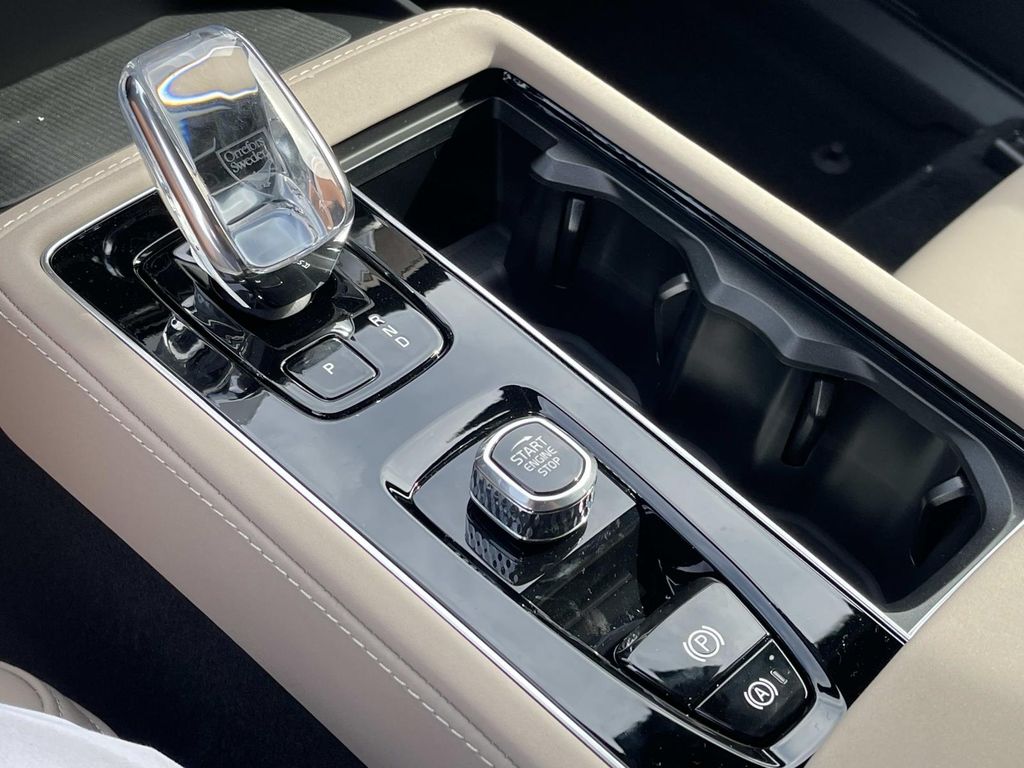 2026 Volvo XC90 Plus - Photo 30