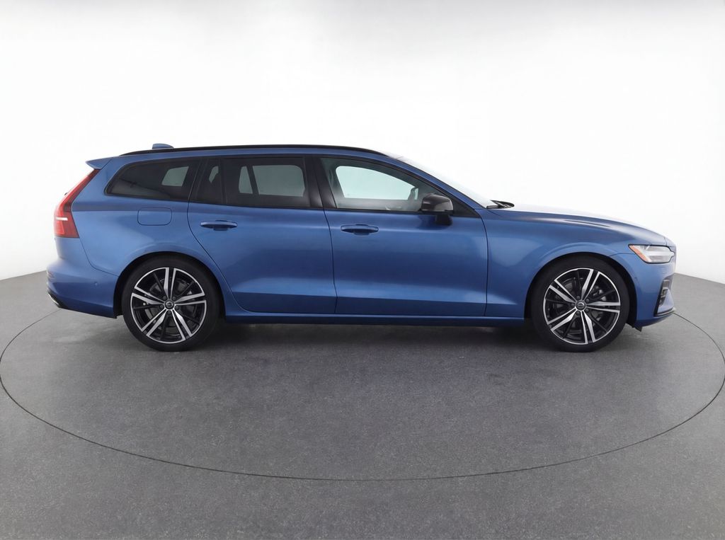 2021 Volvo V60 R-Design - Photo 8