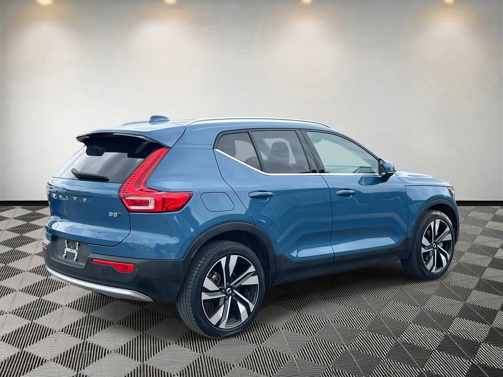 Certified 2023 Volvo XC40 B5 AWD Plus Bright SUV