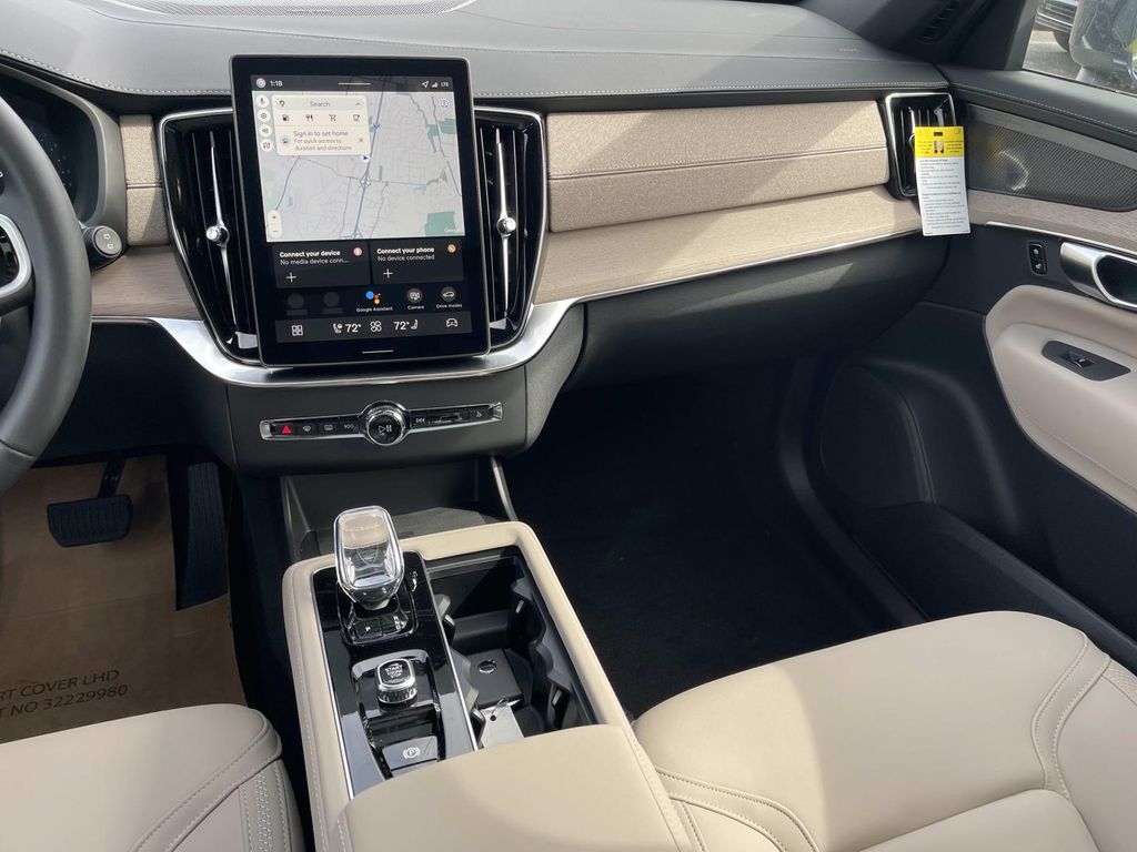 2026 Volvo XC90 Plus - Photo 14