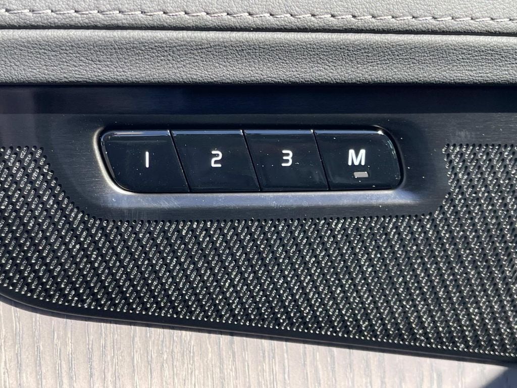 2026 Volvo XC90 Ultra - Photo 25