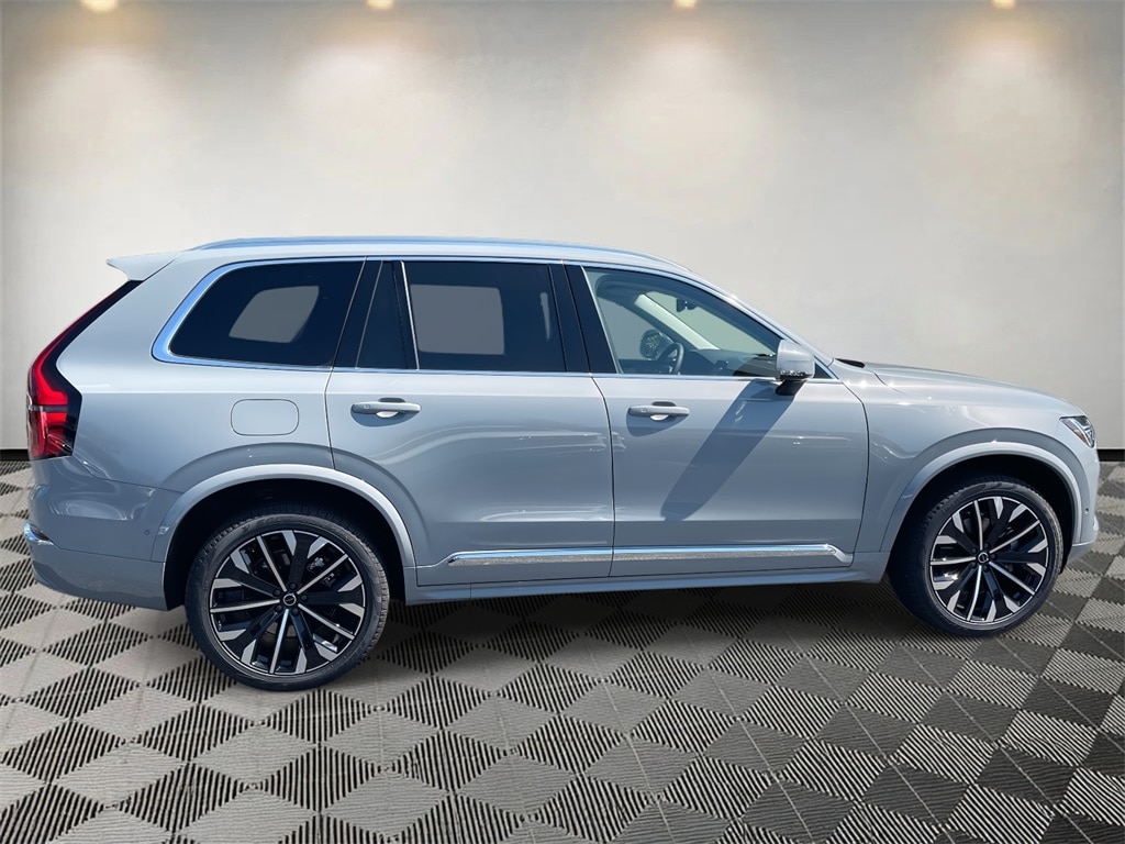 2026 Volvo XC90 Plus photo 2