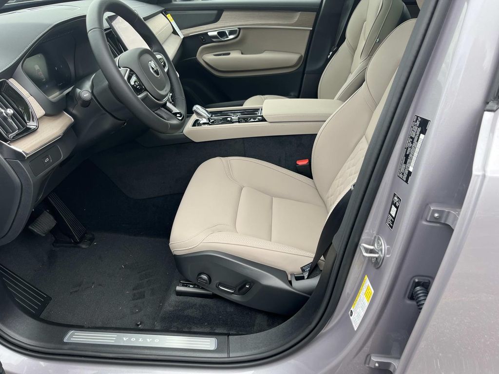 2026 Volvo XC90 Plus - Photo 19