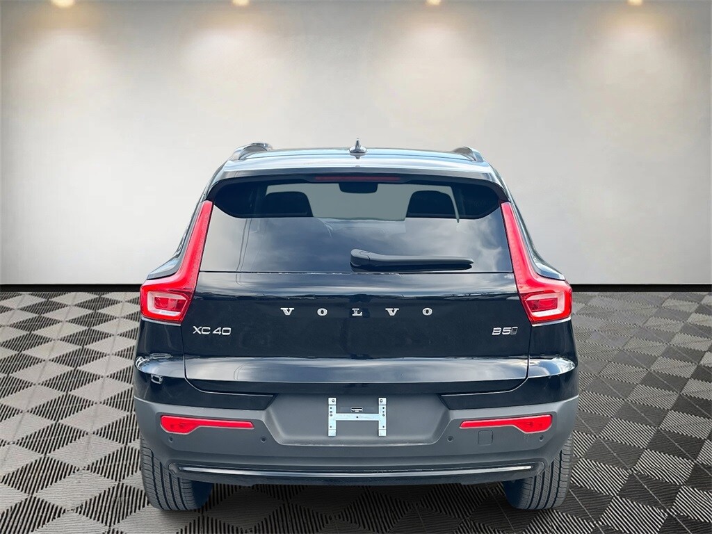 Certified 2025 Volvo XC40 B5 Plus Dark Theme SUV