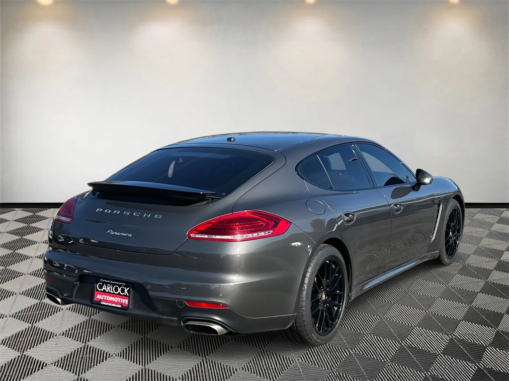 2016 Porsche Panamera Base photo 3