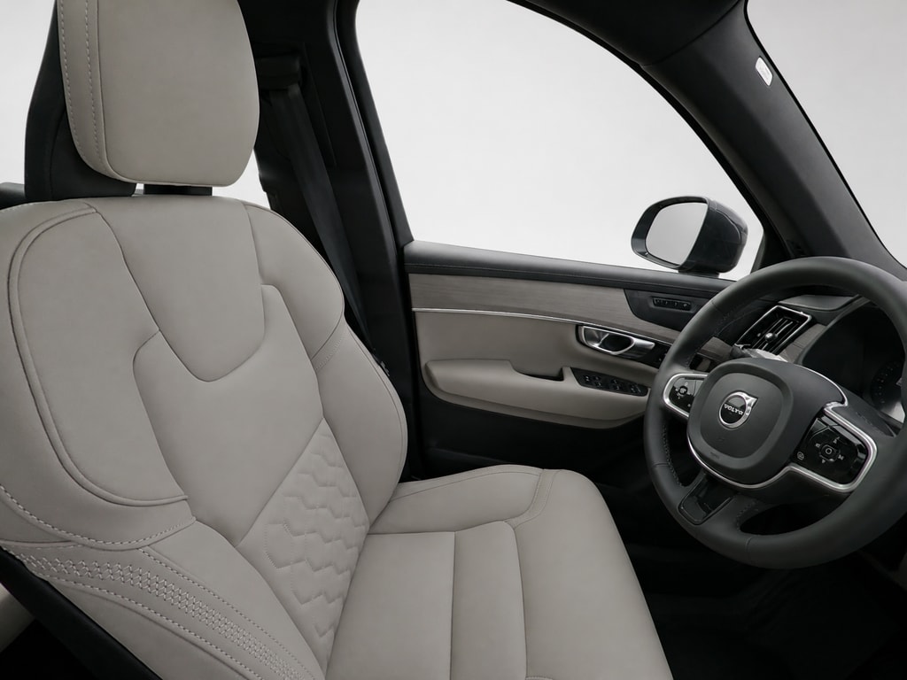 2026 Volvo XC90 Plus - Photo 11