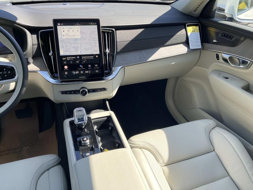 2026 Volvo XC90 Ultra - Photo 15