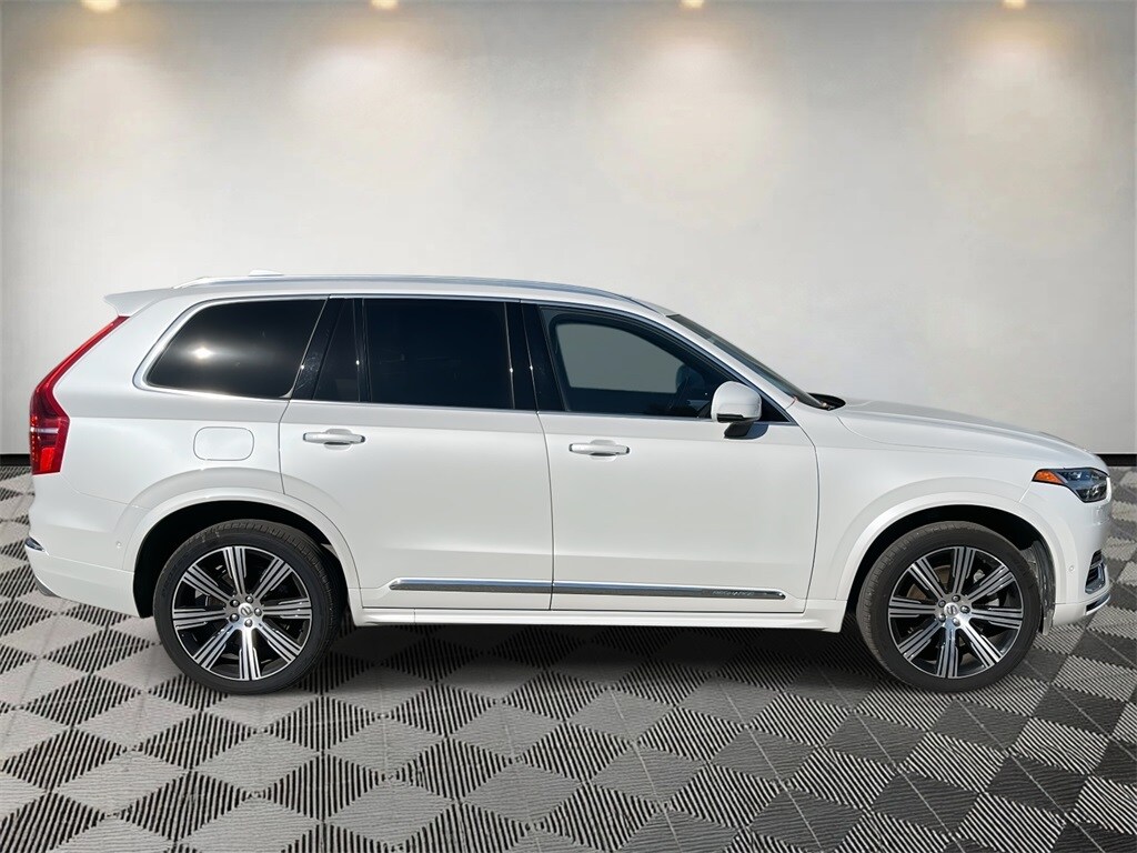 2021 Volvo XC90 Recharge T8 Inscription AWD photo 2