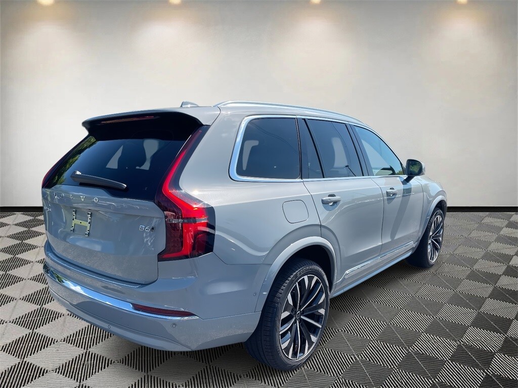 2026 Volvo XC90 Plus photo 3