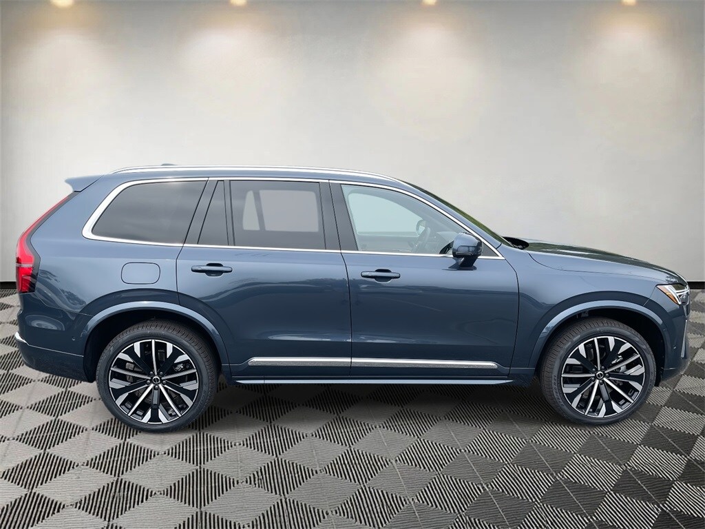 2026 Volvo XC90 Plus photo 2