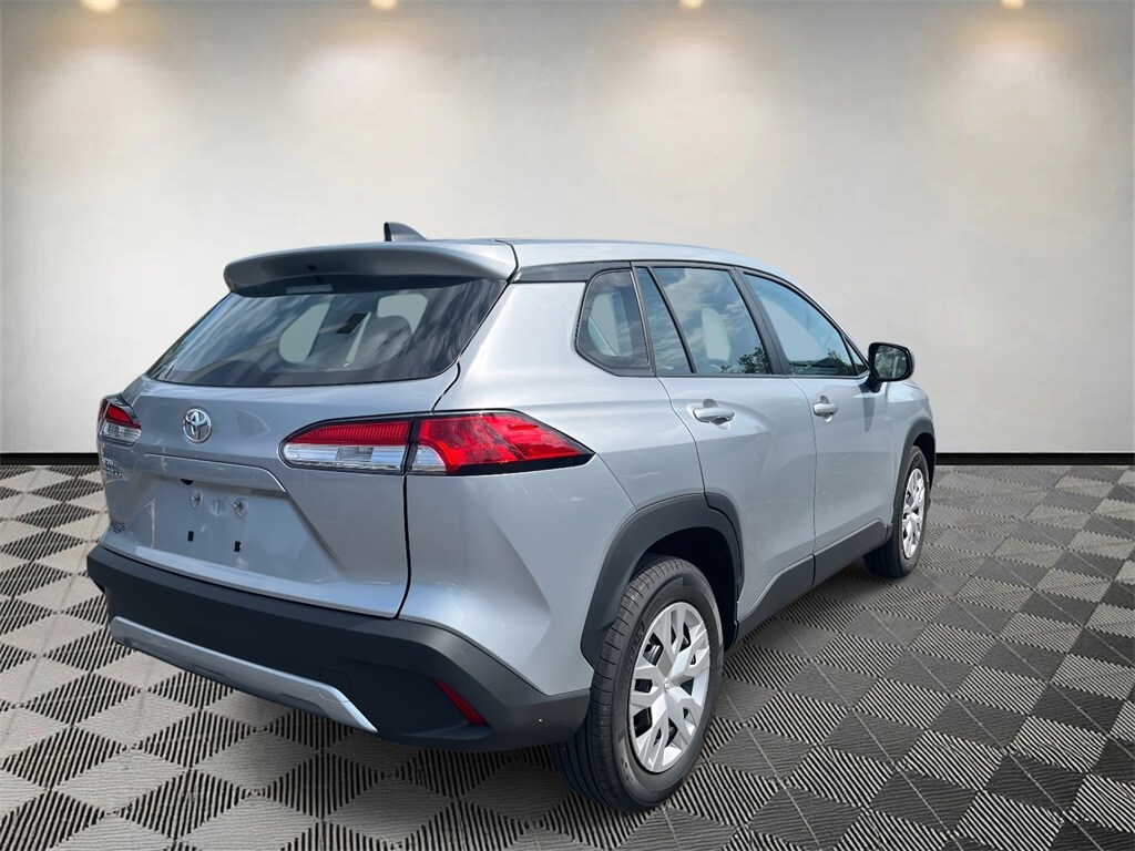 2025 Toyota Corolla Cross L photo 3