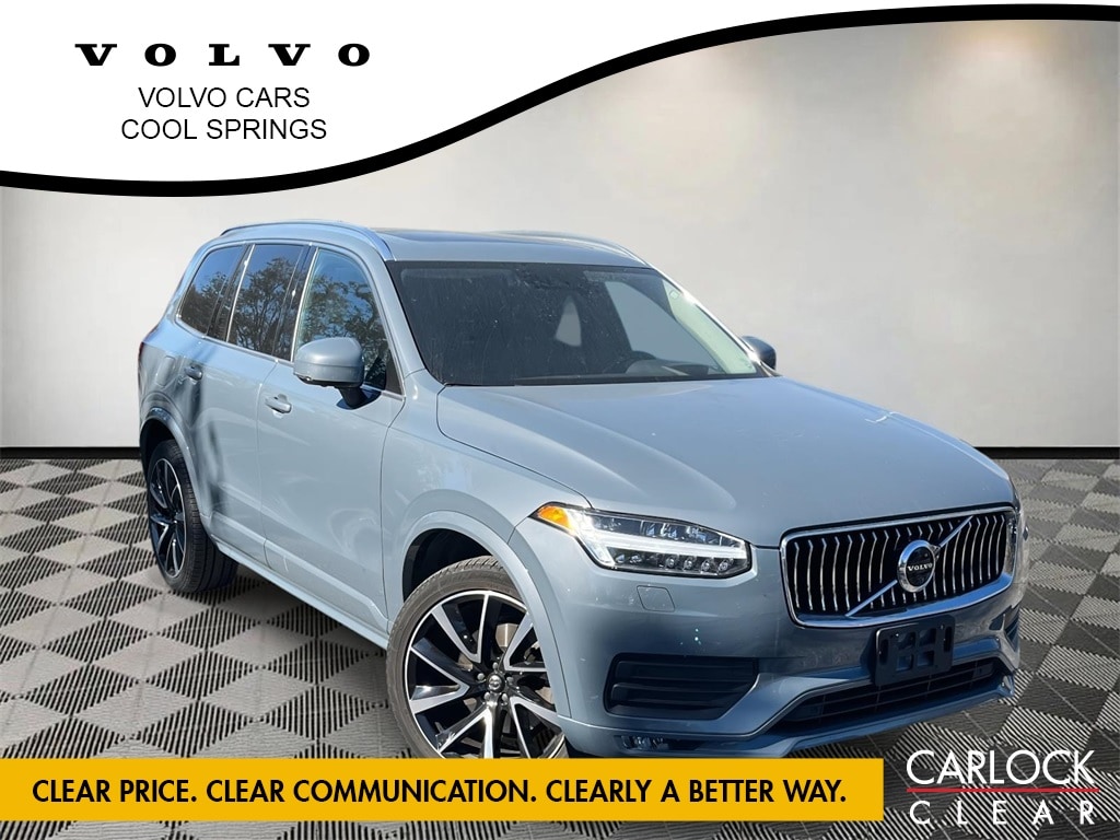 2022 Volvo XC90 Momentum's photo