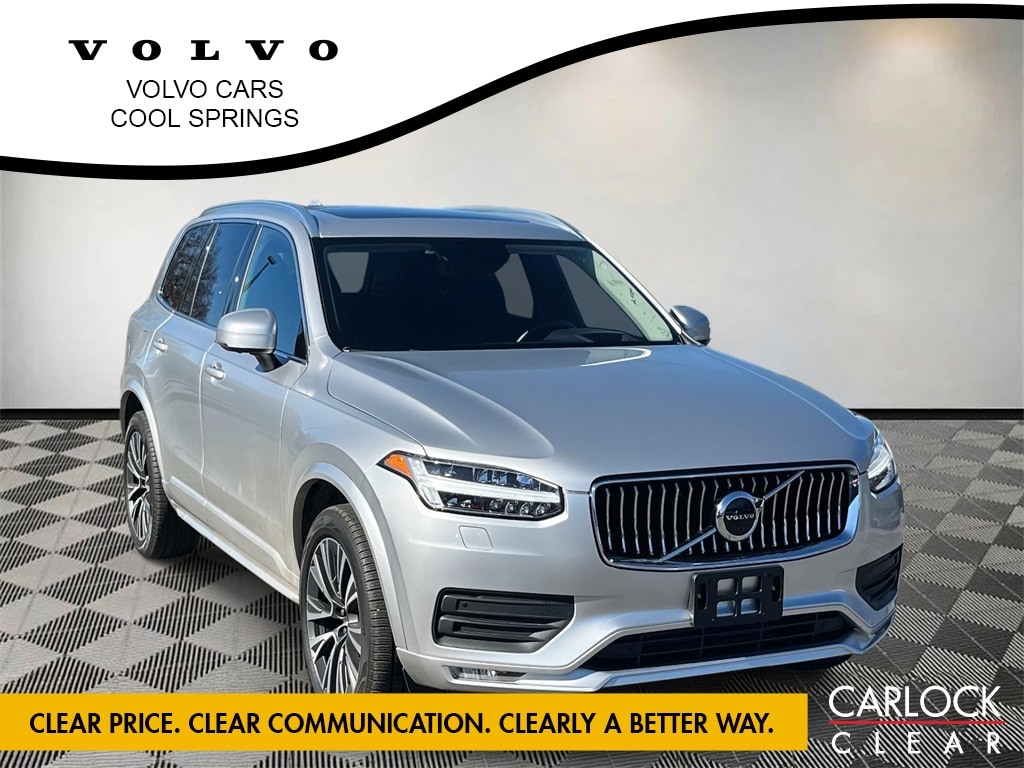 2022 Volvo XC90 Momentum's photo