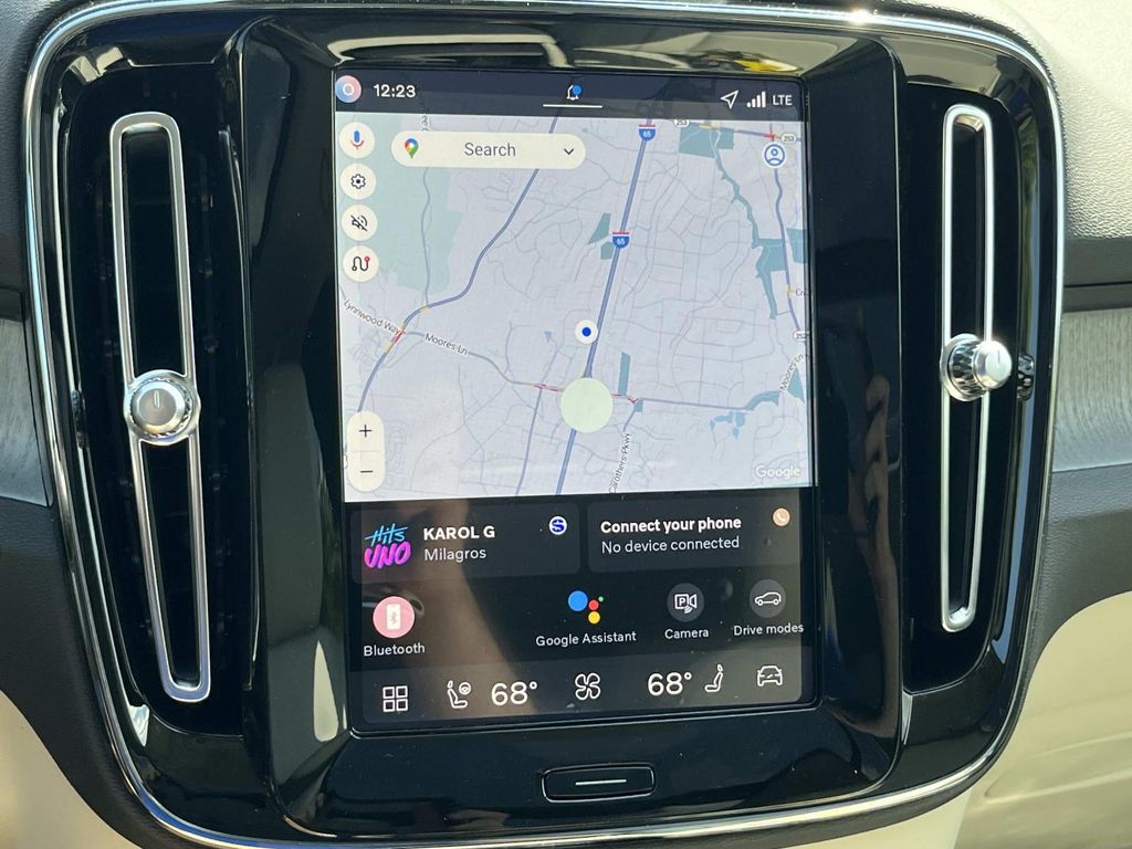 2026 Volvo XC40 Plus - Photo 26