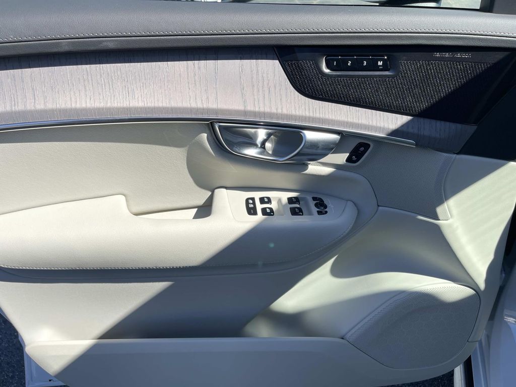 2026 Volvo XC90 Ultra - Photo 23