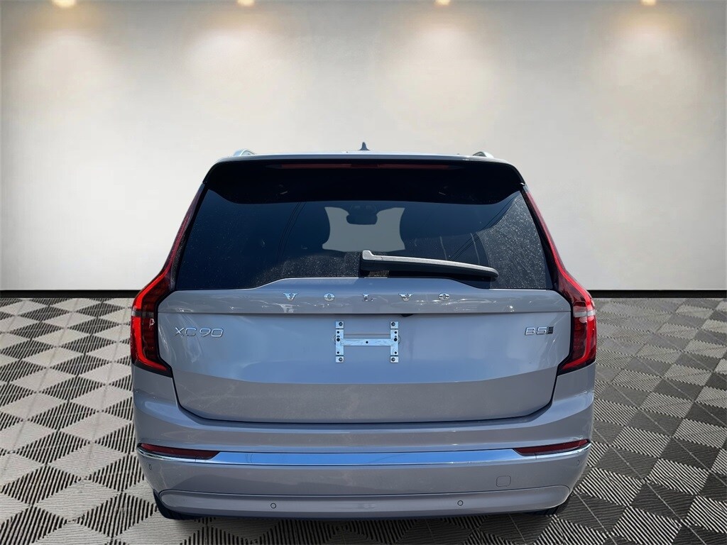 2026 Volvo XC90 B5 Plus photo 4