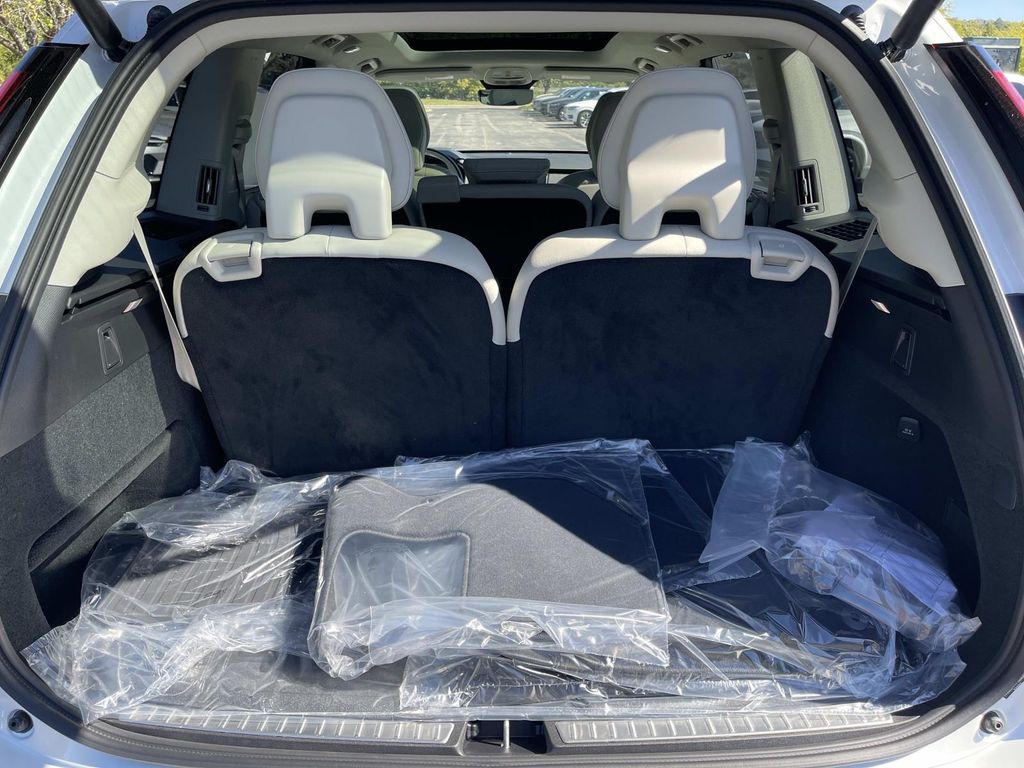 2026 Volvo XC90 Ultra - Photo 12