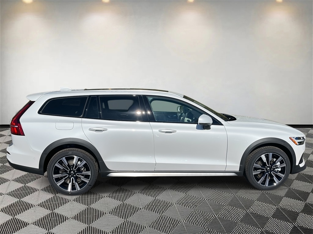 New 2026 Volvo V60 Cross Country B5 Ultra Wagon