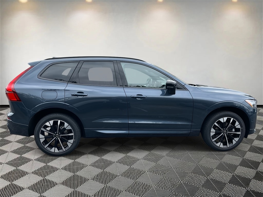 New 2026 Volvo XC60 B5 Plus SUV