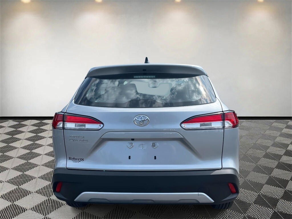 2025 Toyota Corolla Cross L photo 4