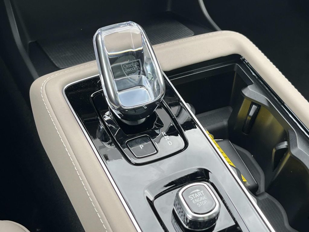 2026 Volvo XC90 Plus - Photo 28