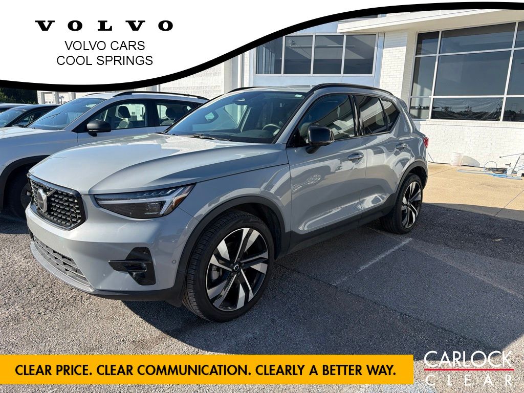 Used 2025 Volvo XC40 B5 Plus Dark Theme