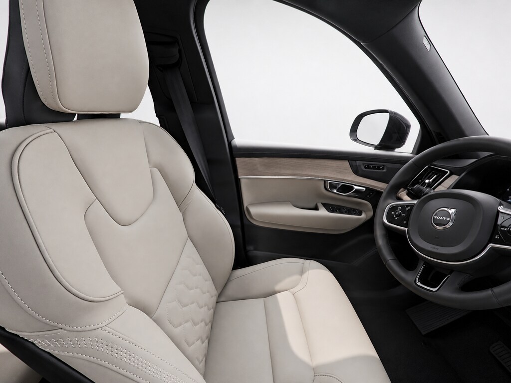 2026 Volvo XC90 Plus - Photo 11