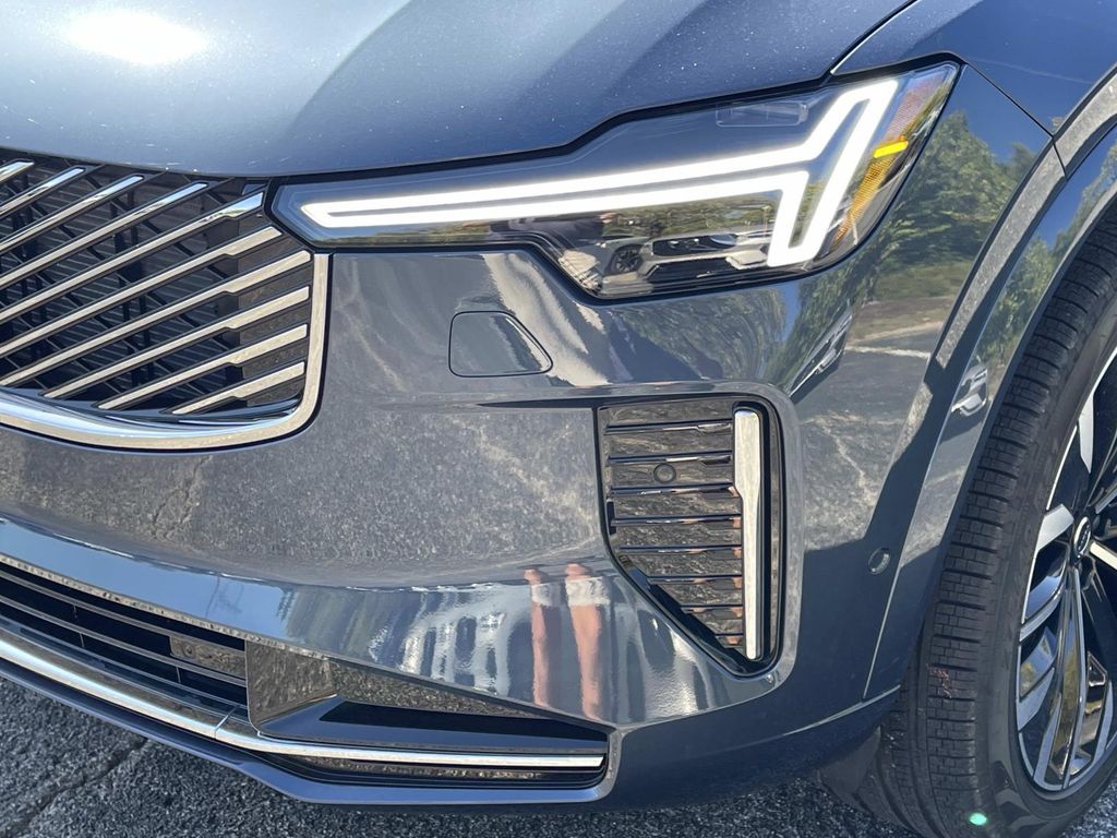 2026 Volvo XC90 Plus - Photo 9