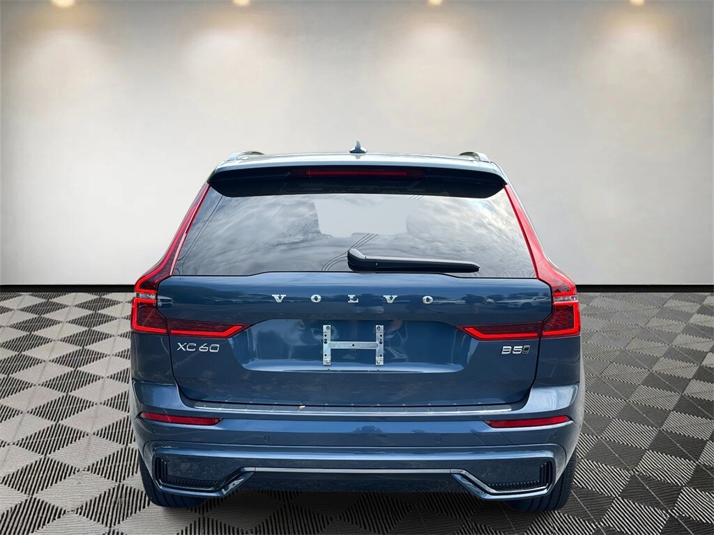 2026 Volvo XC60 B5 Plus photo 4