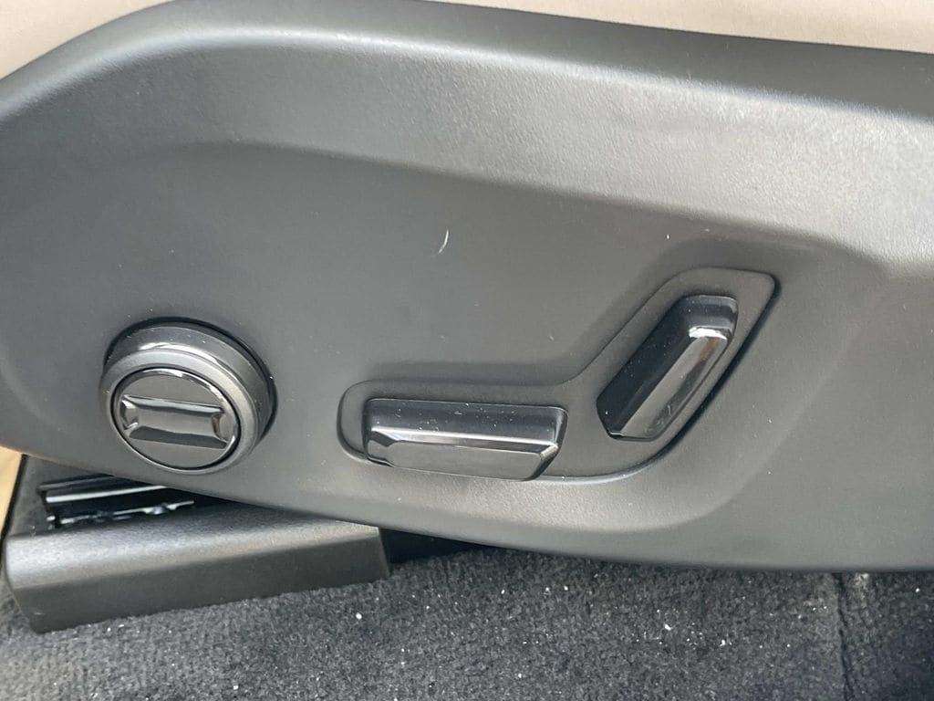 2026 Volvo XC90 Plus - Photo 21