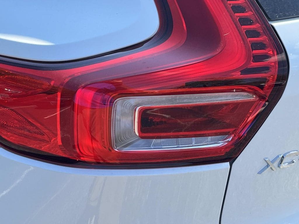 2026 Volvo XC40 Plus - Photo 10