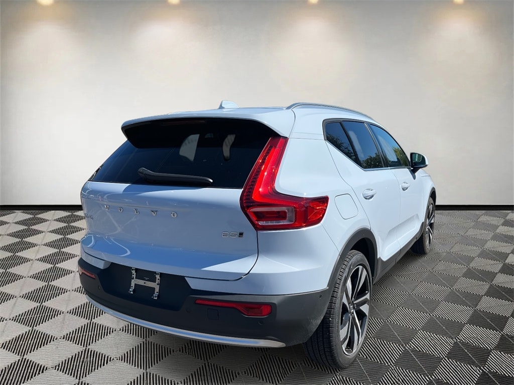 Certified 2025 Volvo XC40 B5 Ultra Bright Theme SUV