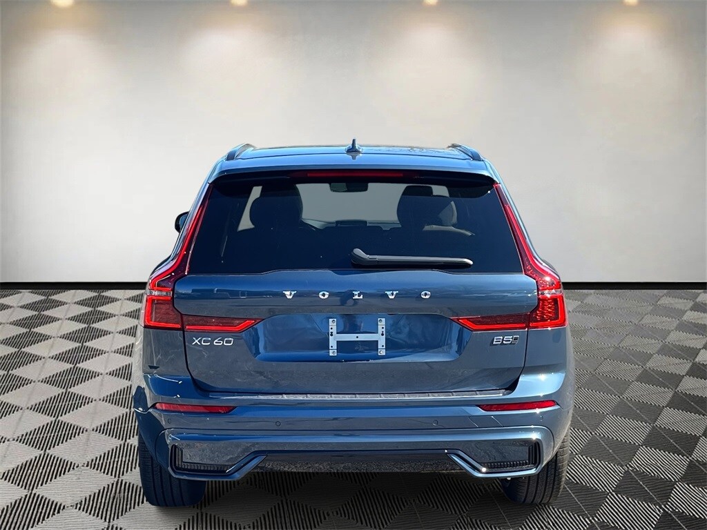 New 2026 Volvo XC60 B5 Plus SUV
