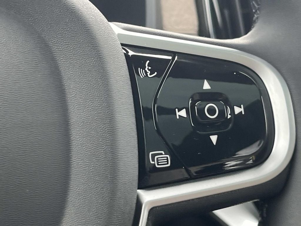2026 Volvo XC90 Plus - Photo 29