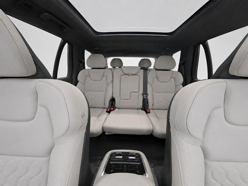 2026 Volvo XC90 Plus - Photo 15
