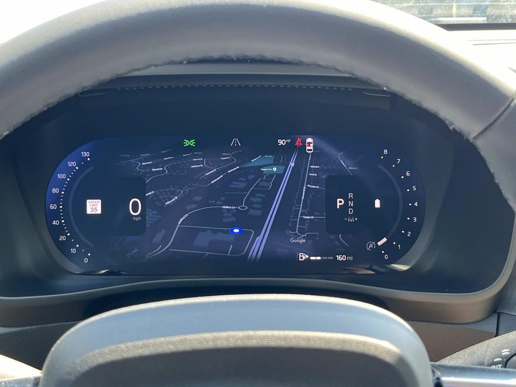 2026 Volvo XC40 Plus - Photo 32