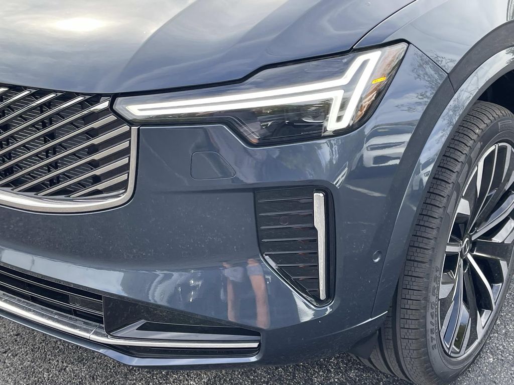 2026 Volvo XC90 Plus - Photo 8